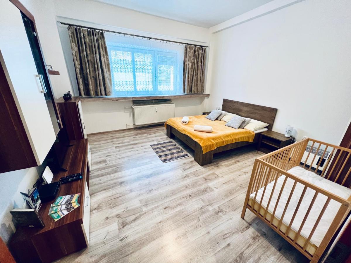 Apartman Pod Fontanou Кремниця Екстер'єр фото
