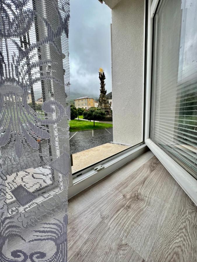 Apartman Pod Fontanou Кремниця Екстер'єр фото